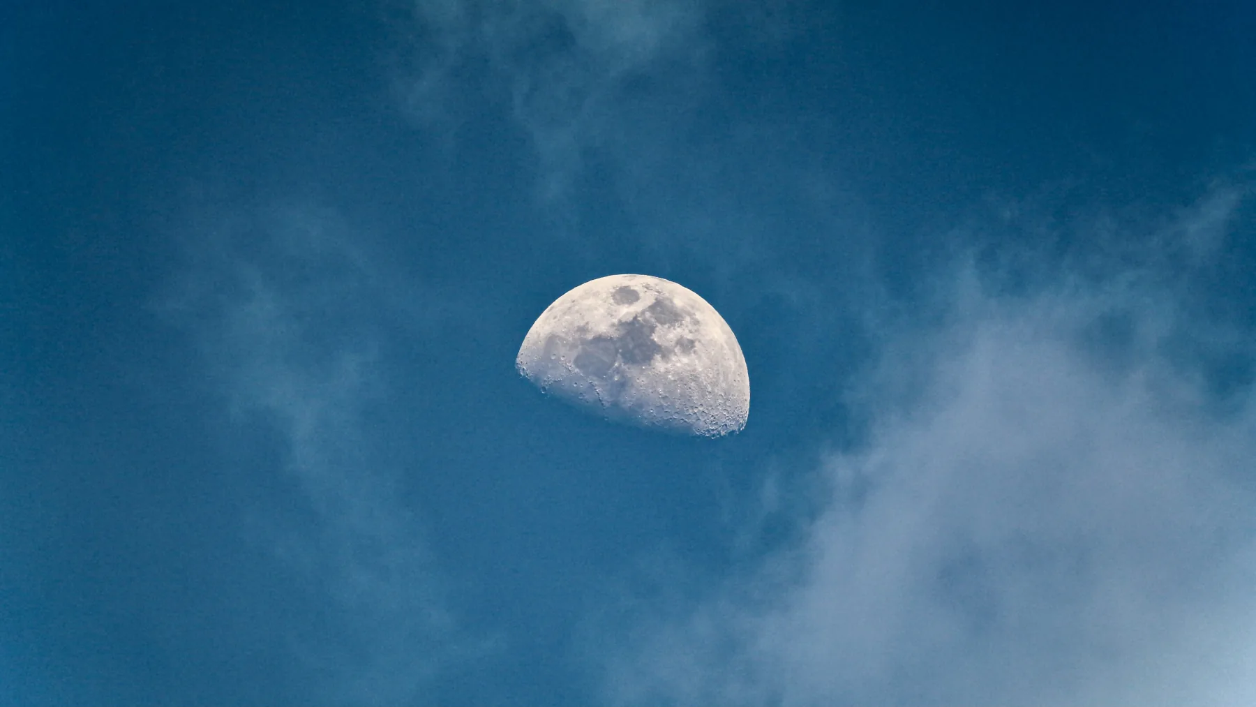 Morning Moon astrophotography